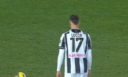 意甲惊魂1-0:点球风波,孤胆英雄卢卡与队友的冰点时刻